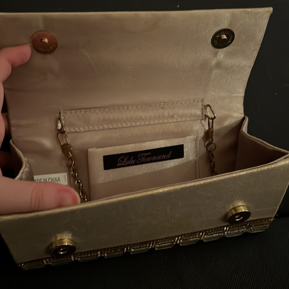 Clutch - Picture 2 of 3
